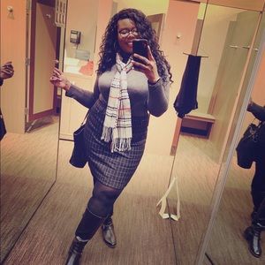 Plaid mid rise skirt